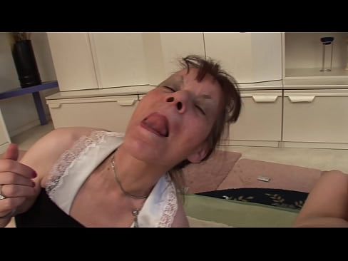 ❤️ Twee oumas en een oupa het 'n drietal Pornovideo op af.milfnut-net.ru ❌️